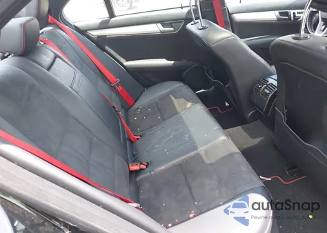 2014 Mercedes-Benz C 300 Luxury 4Matic/Sport 4Matic z USA, uszkodzony, nr VIN WDDGF8AB4EA910172